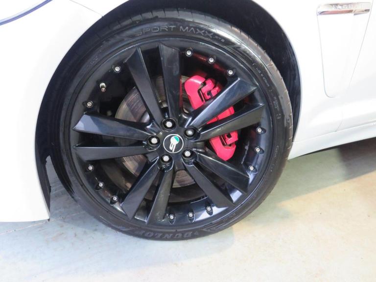 JAGUAR XF 3.0d S V6 Portfolio Sportbrake Auto Euro 5 (s/s) 5dr White Auto Diesel