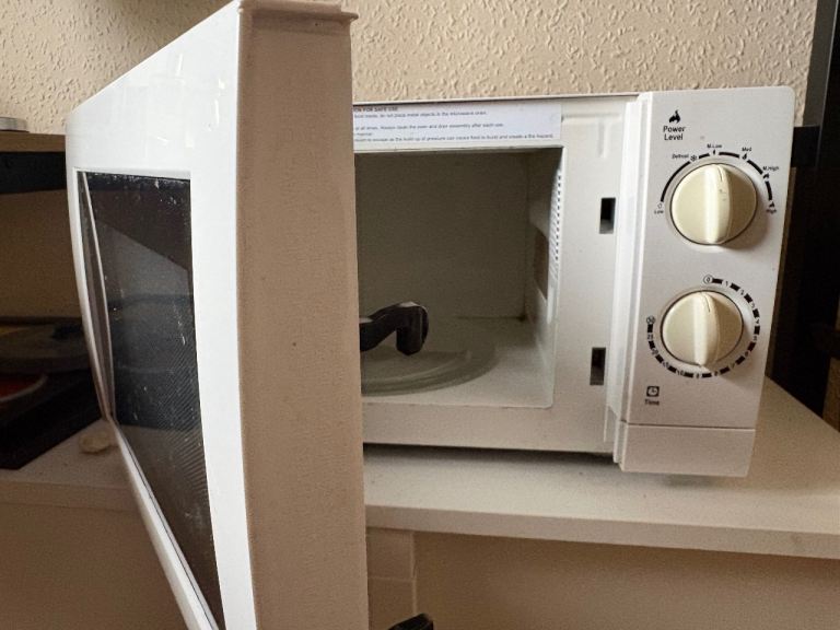 White Microwave £12