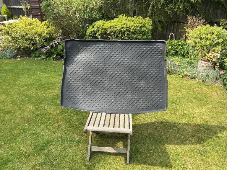 VOLKSWAGEN GOLF MK7 & 7.5 Hatch Protector