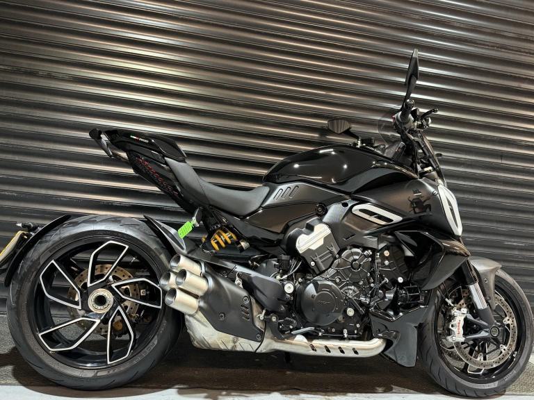 DUCATI DIAVEL V4 Heated Grips-Carbon Thrilling Black