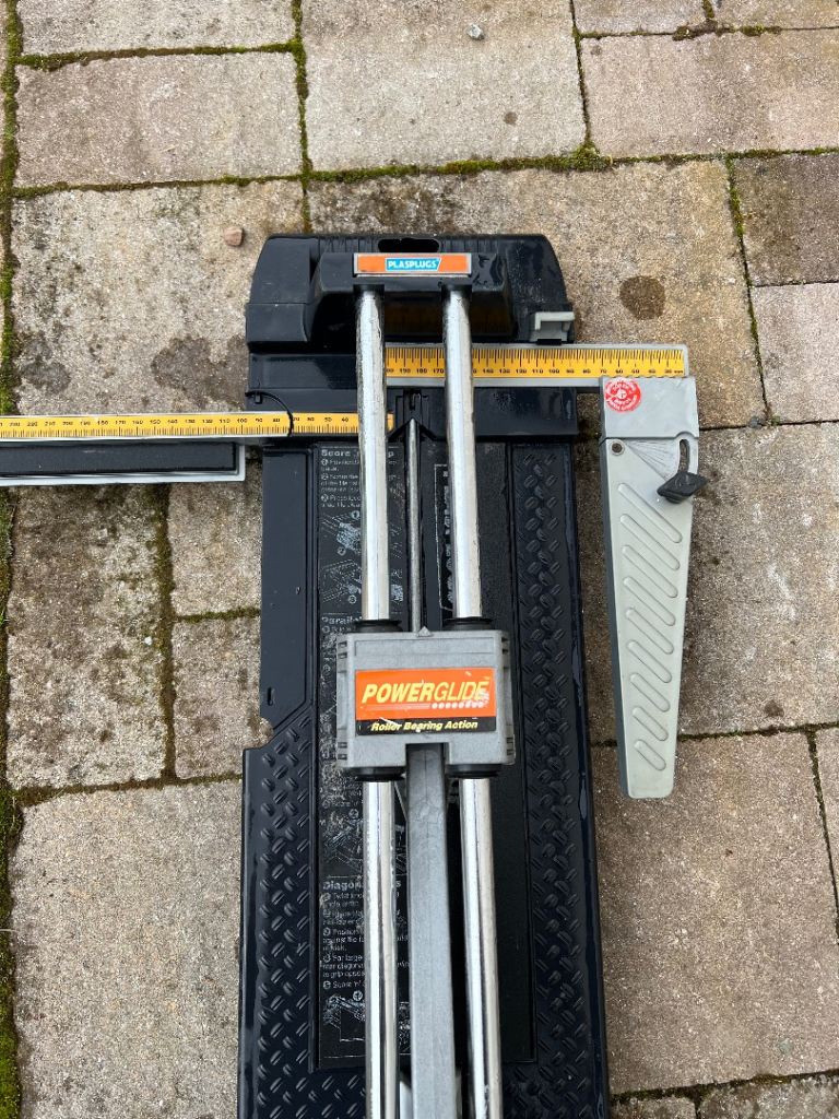 Tile cutter plaslugs tile cutter 