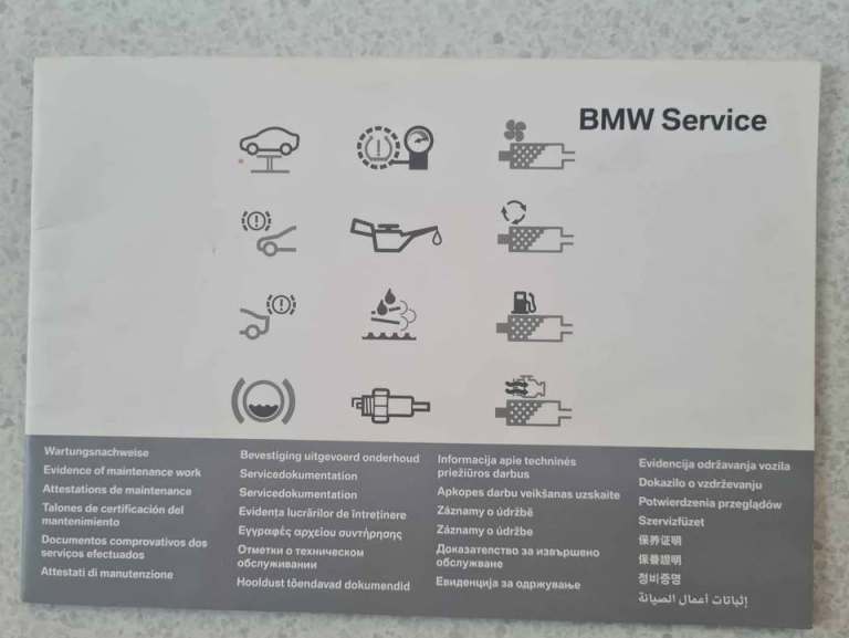 BMW service booklet F10 F11 5 series 520d
