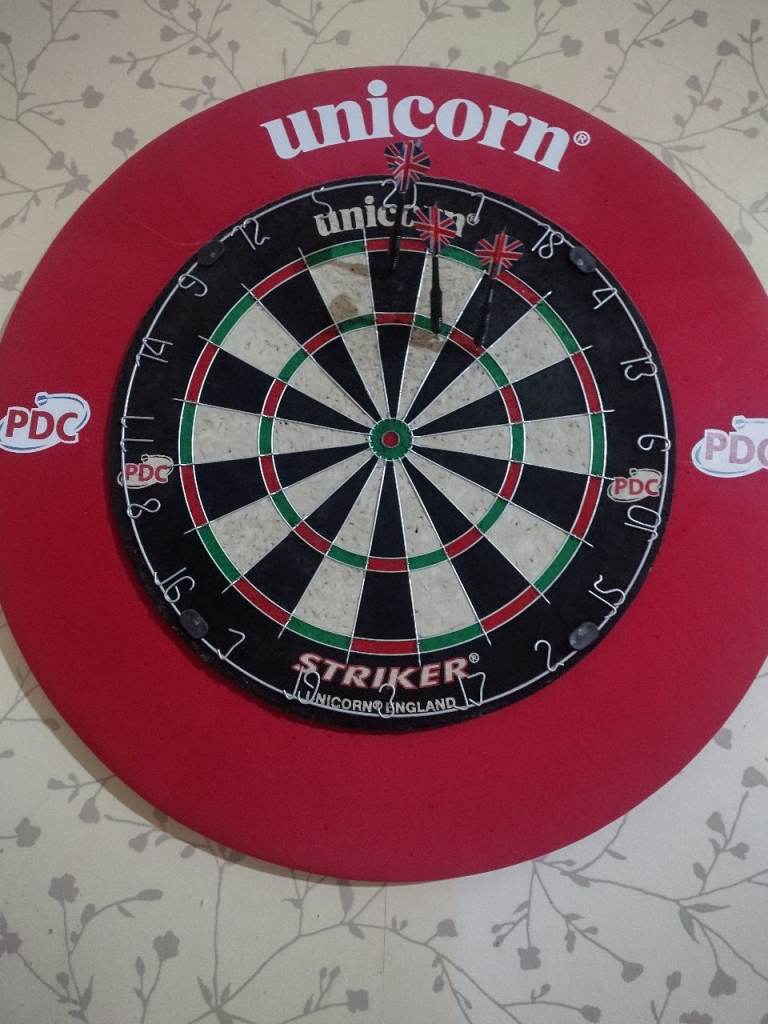 Unicorn Dartboard with Surround and Darts Set – Good Condition