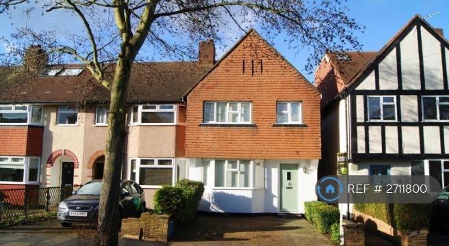 3 bedroom house in Lisbon Avenue, Twickenham, TW2 (3 bed) (#2711800)