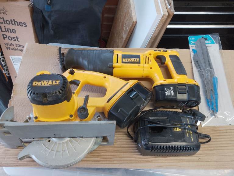DeWalt Power Tool Set - Circular Saw, Reciprocating Saw, Charger
