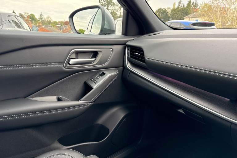 2025 Nissan Qashqai 1.3 DiG-T MH Tekna 5dr Hatchback Petrol Manual