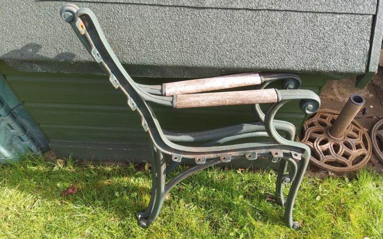 ONE PAIR OF EXTREMELY HEAVY GAUGE CAST IRON BENCH OR CHAIR ENDS