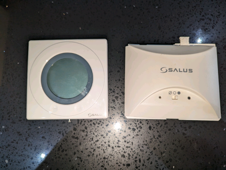 Salus wbc600rx wireless receiver and st621rf room thermostat  - boiler