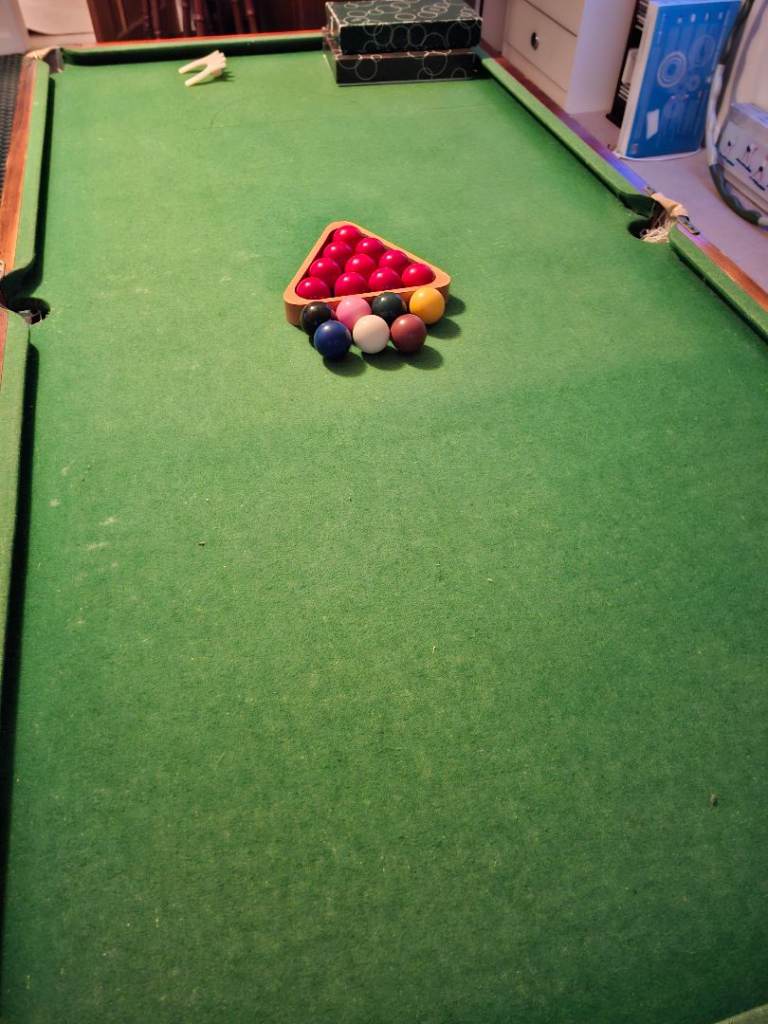 Small snooker table