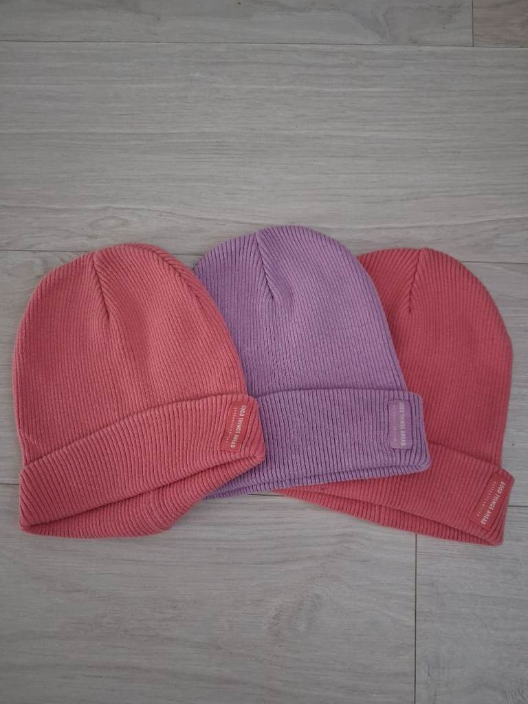 Girls zara beanies. Pack of 3