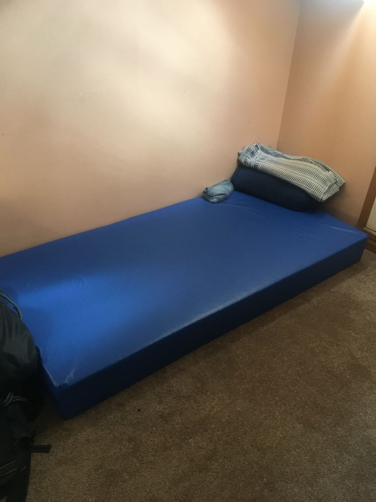 Waterproof single mattress 