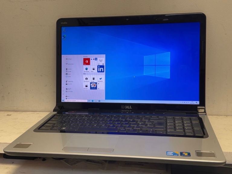 Dell 17” Laptop i7 6GB Ram   Windows 10 Installed   128GB SSD  Good condition