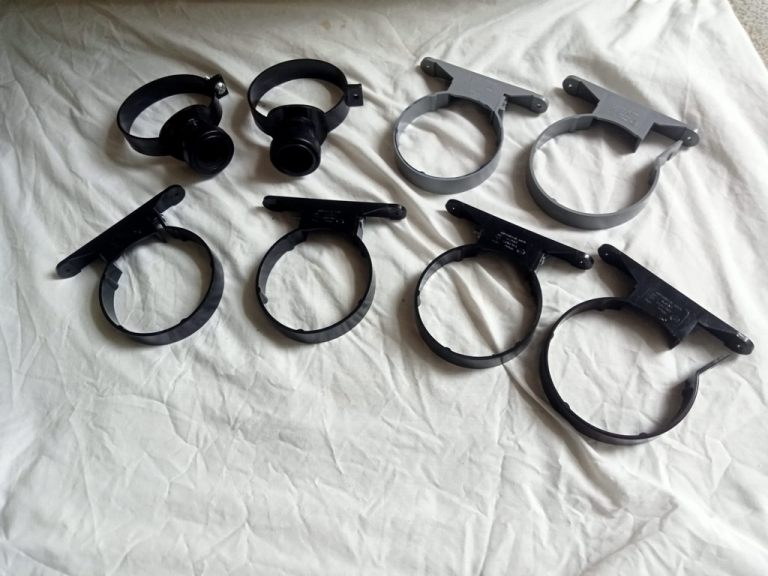 Soil pipe fittings brackets