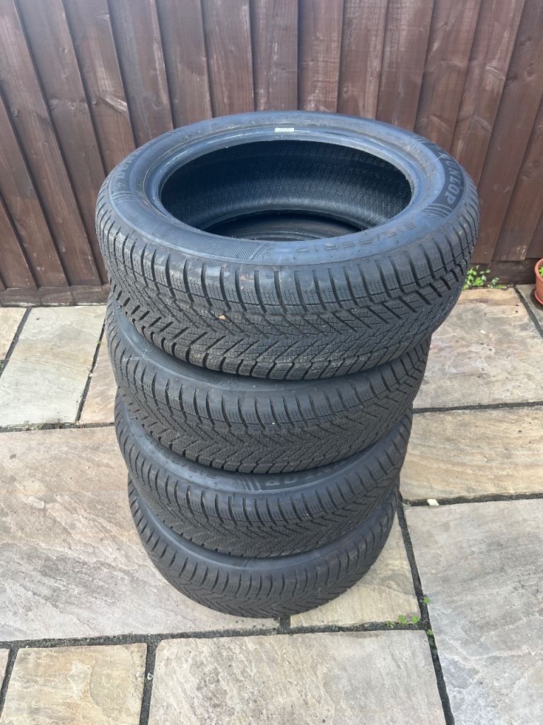 Dunlop blizzard winter tyres 215/55r17 98v x4
