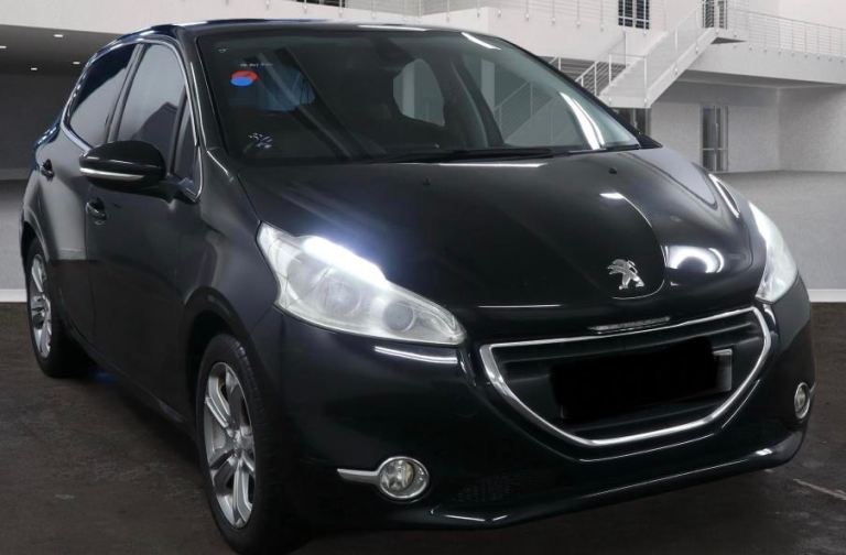 Peugeot, 208, Hatchback, 2014, Manual, 1199 (cc), 5 doors