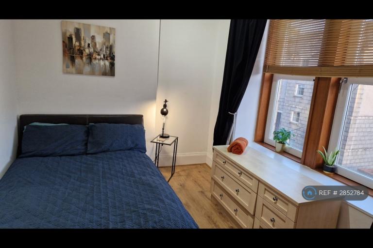 1 bedroom flat in Whitehall Place, Aberdeen, AB25 (1 bed) (#2852784)