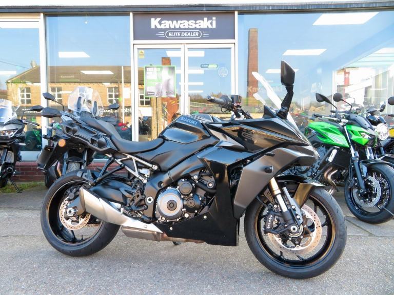 SUZUKI GSXS 1000 GT + 2022