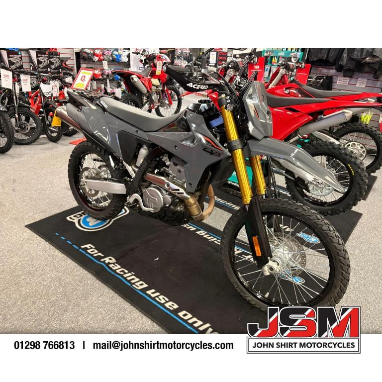 2026 SUZUKI DRZ-4S 400cc