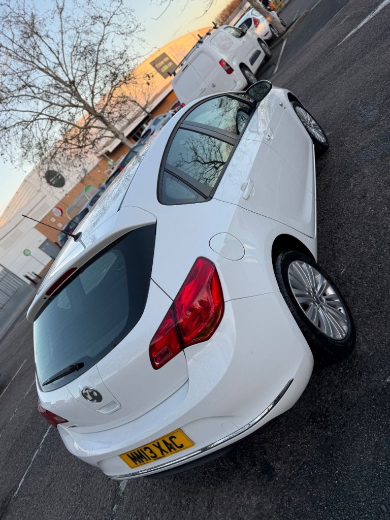 Vauxhall, ASTRA, Hatchback, 2013, Manual, 1398 (cc), 5 doors