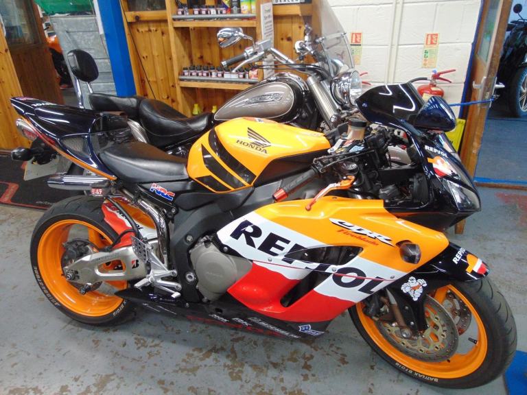 Honda CBR1000 RR-5 Repsol Fireblade 2005 Stunning Supersport Superbike