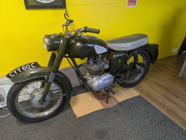 BSA B40 