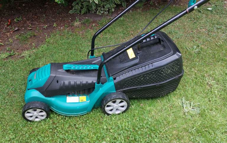 Lawnmower - Ferrex 1200 Watt 32cm Electric Corded Lawn Mower