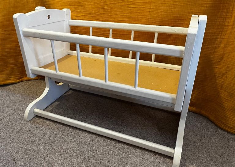Dolls lovely wooden rocking cot - traditional heritage toy with Moses basket 