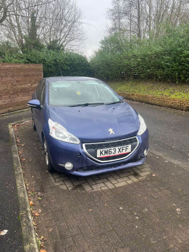 Peugeot, 208, Hatchback, 2013, Manual, 1199 (cc), 5 doors