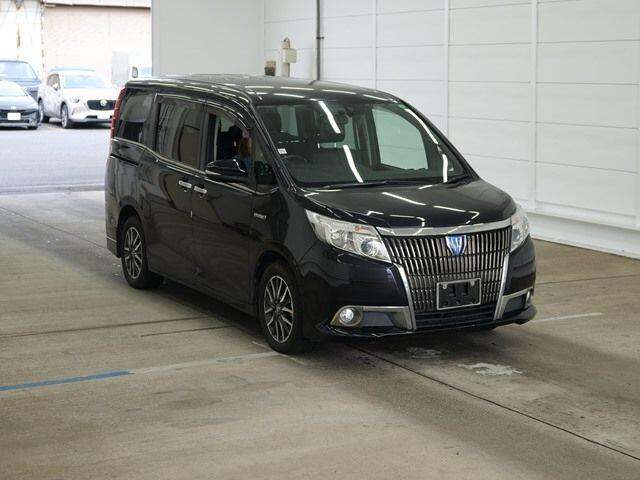  Toyota Voxy ESQUARE 1.8 HYBRID LEATHER 7 SEATS ULEZ Petrol/Electric Hybrid Automatic