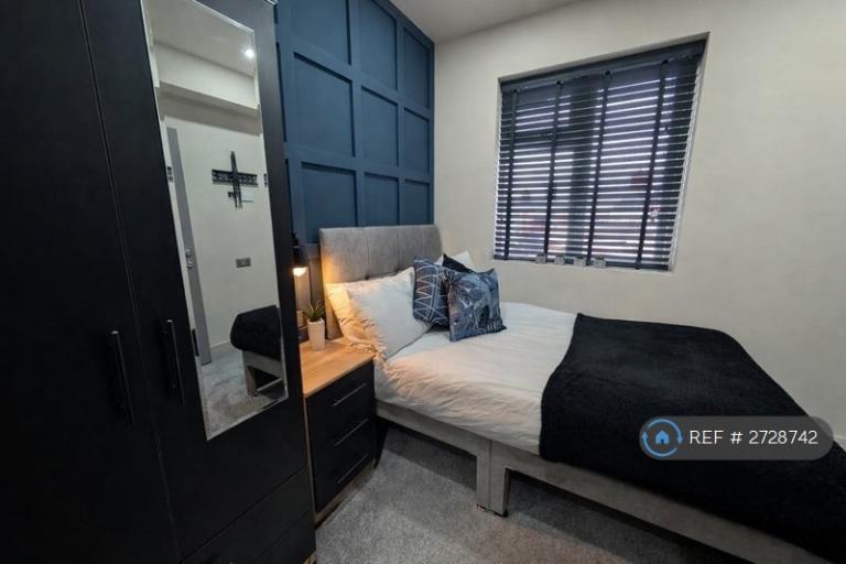 1 bedroom in Queens Road, Hinckley, LE10 (#2728742)