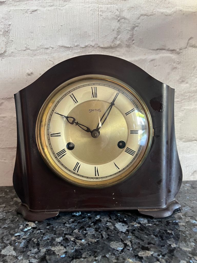 Bakelite Smiths Mantle Clock