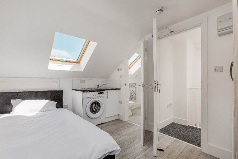 Lovely studio in Harrow - DSS / Universal Credit Welcome