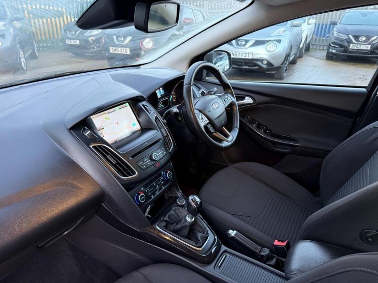 2015 Ford Focus 1.0T EcoBoost Titanium Euro 6 (s/s) 5dr HATCHBACK Petrol Manual