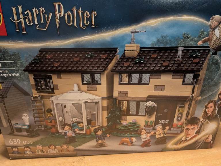 New LEGO Harry Potter 4 Privet Drive Set 75968 - 639 Pieces