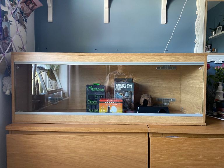 Vivarium and accessories 