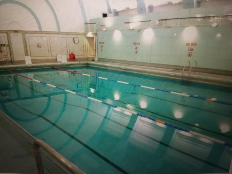 Join an Adult Swimming Group in South London to meet regularly. 
