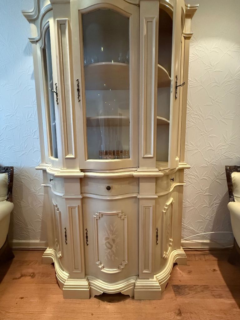 Italian glass display cabinet 