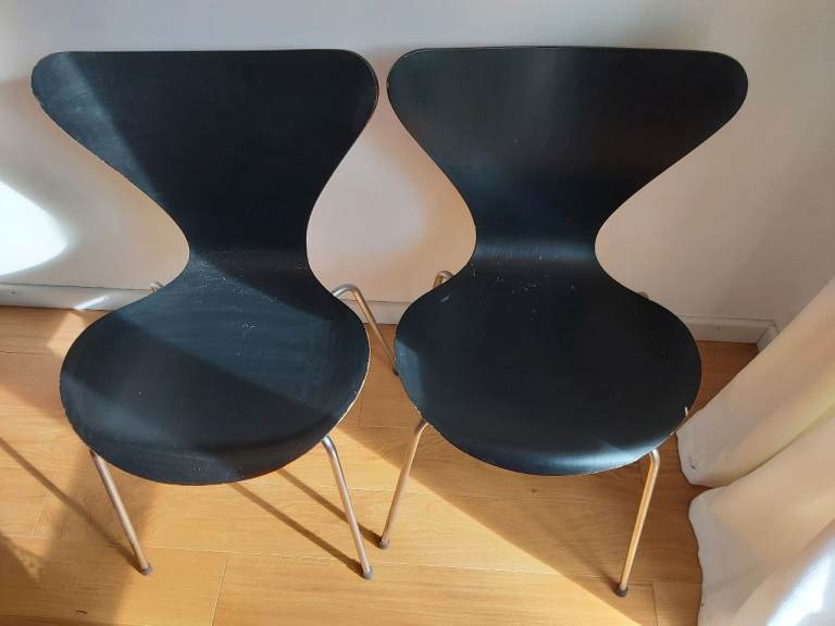 4 Arne Jacobsen Fritz Hansen Series 7 chairs in black