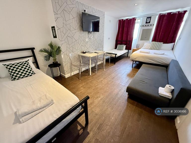 Studio flat in Oriental Place, Brighton, BN1 (#3036166)