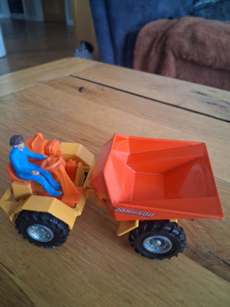 Dinky toy  dumper  