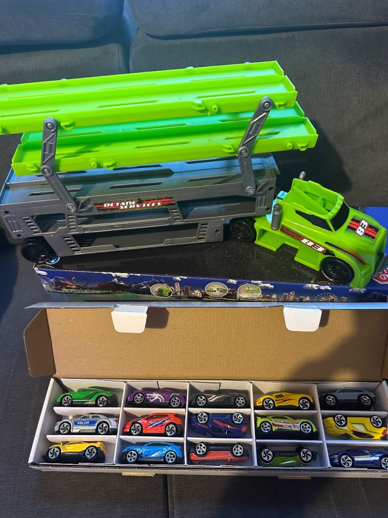 Stack and Store Transporter Auto Car Transporter with space for 15 cars