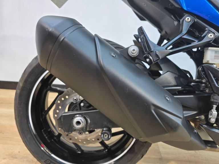 Suzuki GSX-S750 Blue 2020 - Heated Grips, R&G Bungs, R&G Tail Tidy