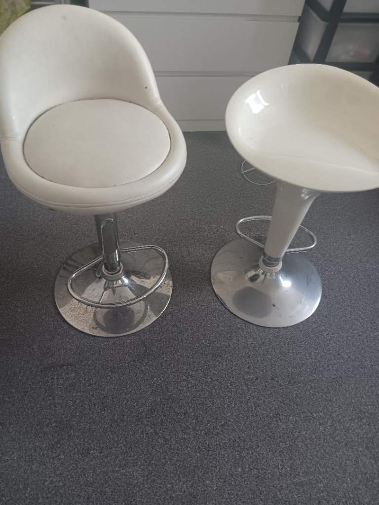 2 White Bar Stools – £10 for Both