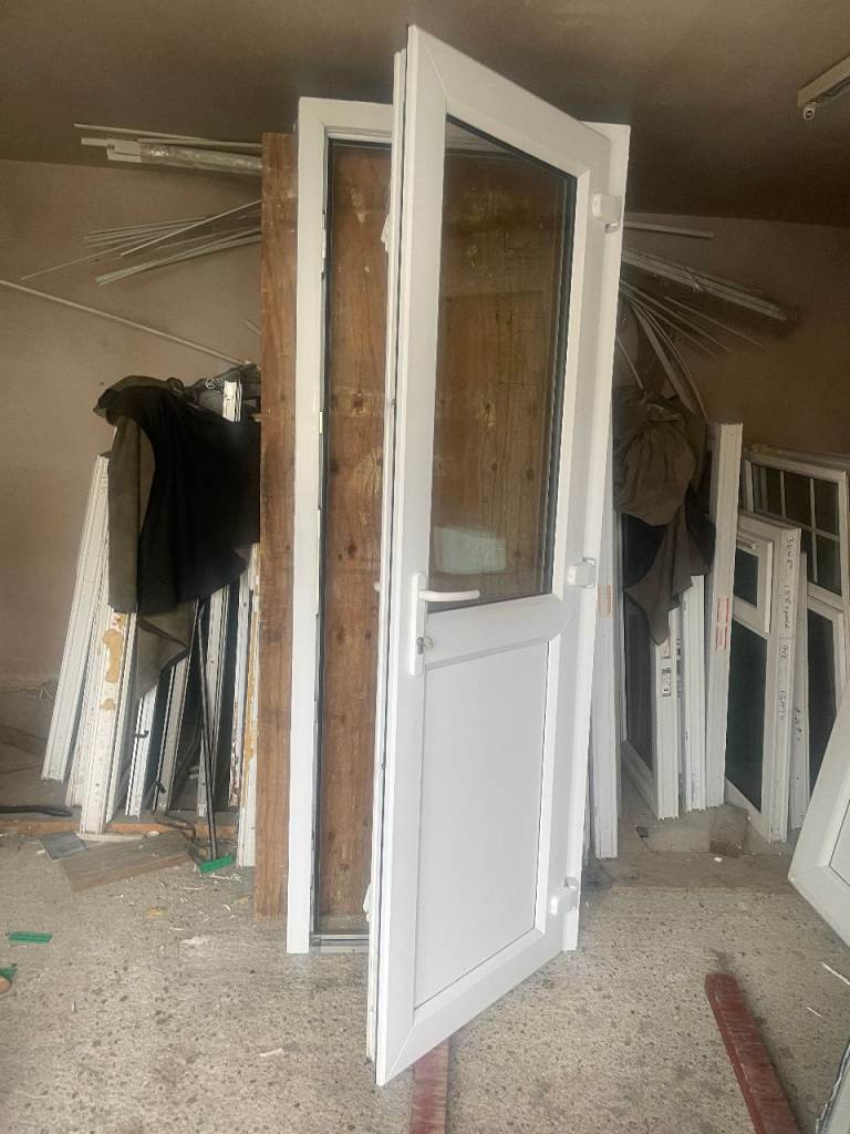 UPVC DOOR 203 x 75 cm - BEAUTIFUL EUROCELL UPVC DOUBLE GLAZED DOOR - ONLY 1 YEAR OLD  (REF: DX202)