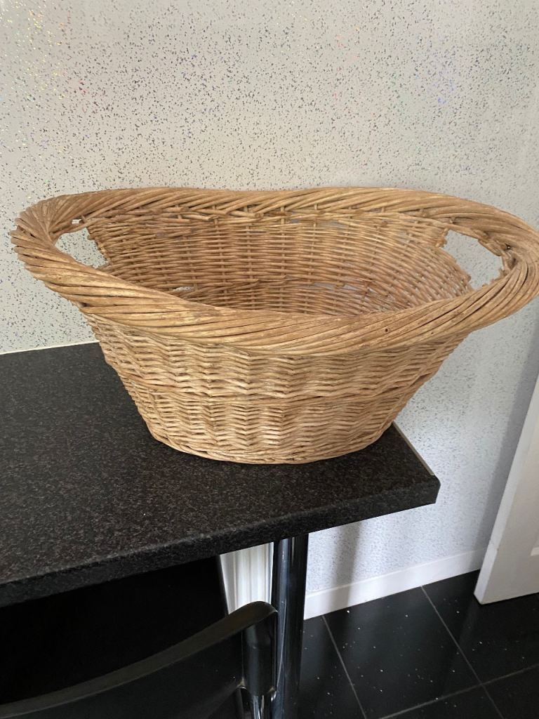 Large Wicker Basket – Good Condition