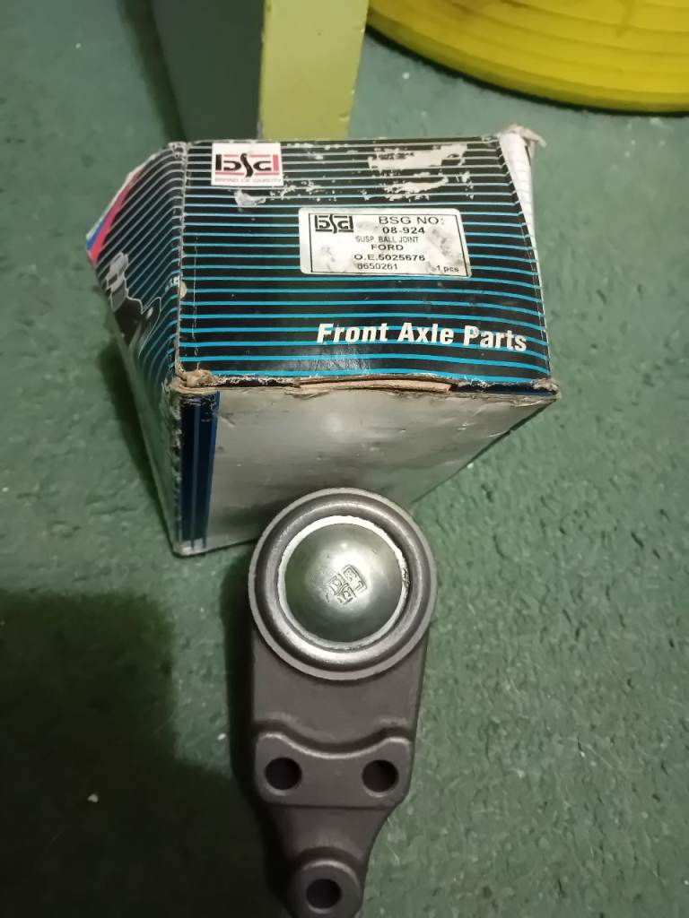 Ford transit long wheel base 190 lower suspension ball joint
