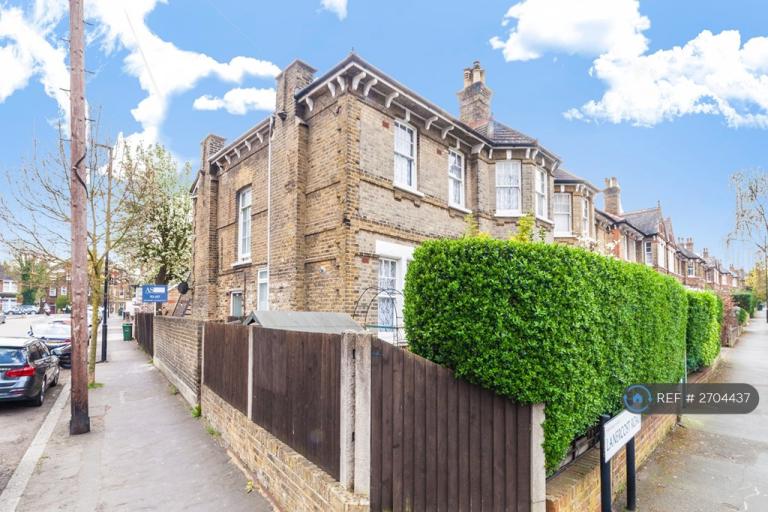 4 bedroom house in Lanercost Road, London, SW2 (4 bed) (#2704437)