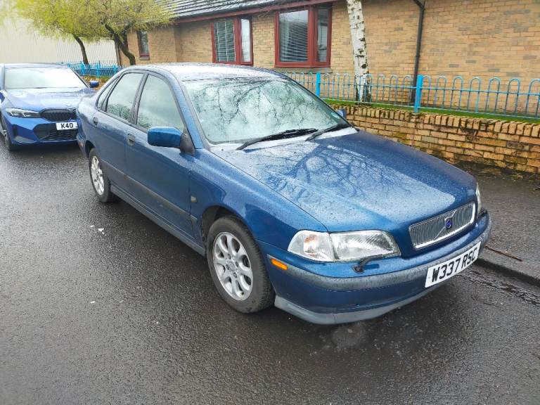 UNBELIEVABLY LOW MILEAGE ONLY !! 27.000 !! VOLVO S 40 MOT FEB 