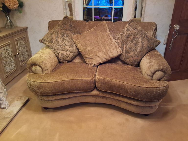 Classic style 2 seater sofa (2 available)