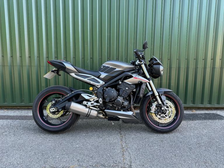 Triumph Street Triple 765 RS 2017 Matt Silver 4300 Miles Full History 3 Owners